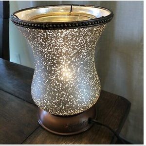 Scentsy Cream Tulip Wax Warmer